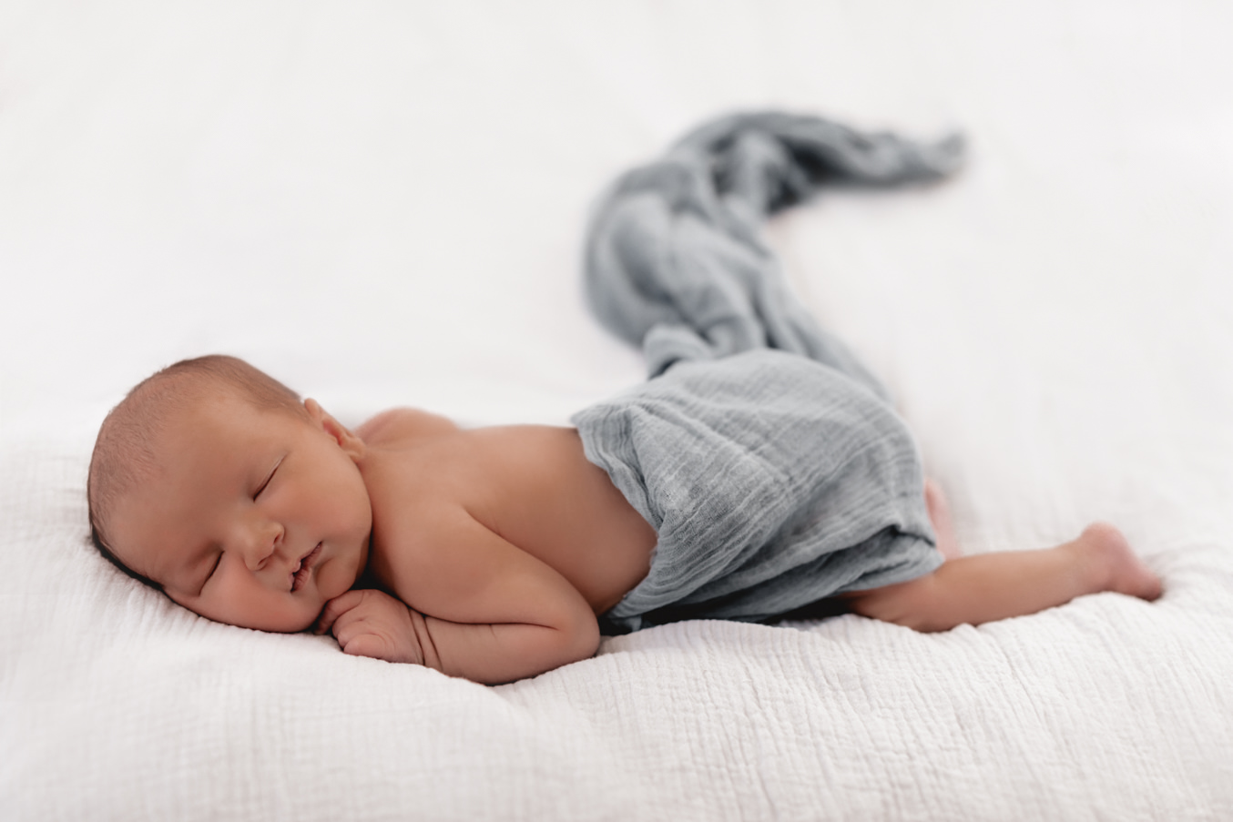 Newborn-Shooting-Familie-Lena-Terlutter-Fotografin-baby- Newborn und Familien Shooting mit Lena Terlutter und Fotografin Bina Terré in Köln